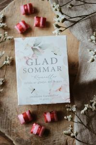 Godisask - "Glad Sommar" - Smultron Karameller - www.frokenfraken.se