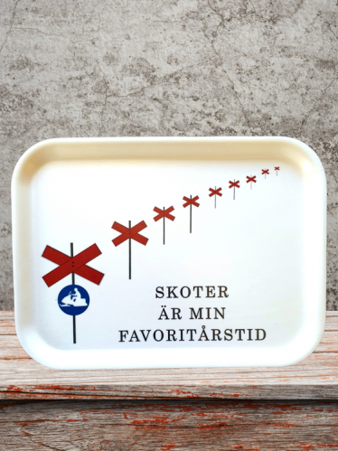 Bricka - Skoter r min favoritrstid - 27 x 20 cm - www.frokenfraken.se