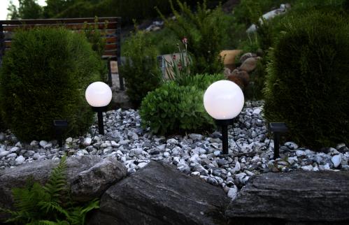 Solcellsdekoration - Utomhus - Boll/Klot - På pinne - Ø15 cm - www.frokenfraken.se