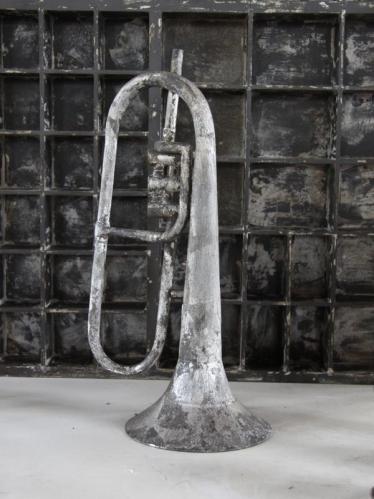 Trumpet - Vintage Silver - 50 cm - www.frokenfraken.se