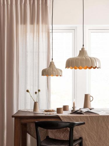 Wells taklampa - Beige/guld 43cm - www.frokenfraken.se