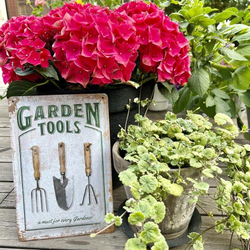 Pltskylt - Garden tools - 20 x 30 cm - www.frokenfraken.se