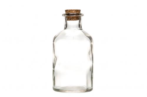 Liten glasflaska med kork - Använd som vas eller ljusstake för vanliga kronljus.