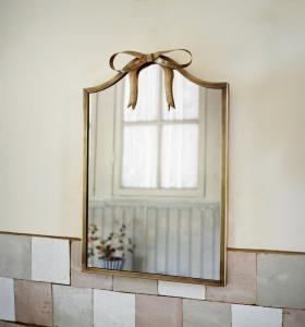 Spegel - Rosett - Antik Mässing - B30,5 x H44 cm - www.frokenfraken.se