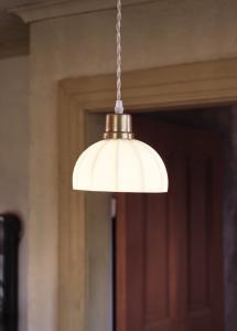 Taklampa Doris Opal - Vit - Antik Mässing - Ø15,5 x H16 cm - www.frokenfraken.se