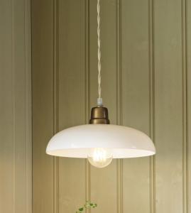 Taklampa Sofia Antik Mässing - Vit - L34 x B34 - www.frokenfraken.se