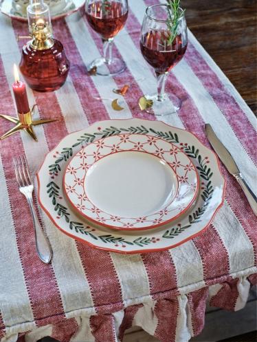 Assiett - Marion Klöver - Röd - Ø19,5 cm - www.frokenfraken.se