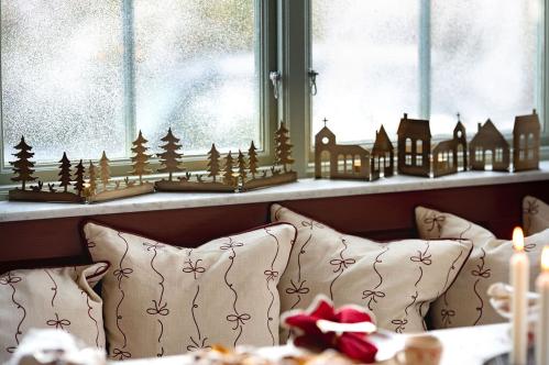 Dekorationsrad - Skog - Antik Mässing - B68 cm - www.frokenfraken.se