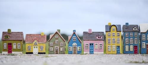 Hus för värmeljus - Nyhavn - Blått brun dörr - 16 cm - www.frokenfraken.se