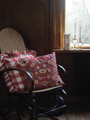 Kuddfodral - Ida Ruta - Vit/Röd - L45 x B45 cm - www.frokenfraken.se