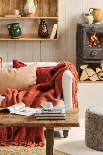 Kuddfodral - rost/bordeaux med fransar - 40 x 60 cm - www.frokenfraken.se