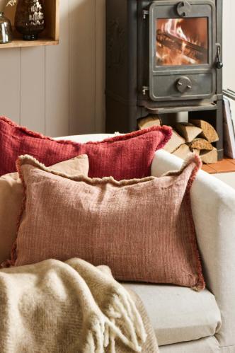 Kuddfodral - rost/rosa med fransar - 40 x 60 cm - www.frokenfraken.se