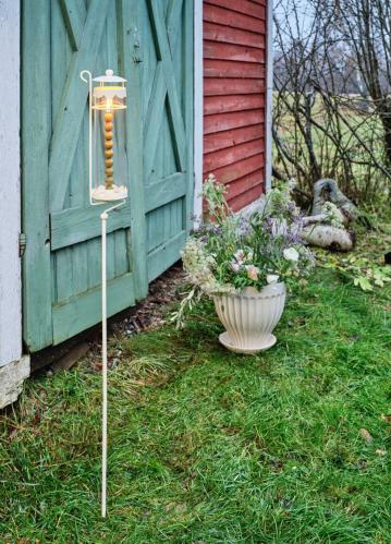 Ljuslykta på Pinne Offwhite - Vit - Ø10 x H127 cm - www.frokenfraken.se