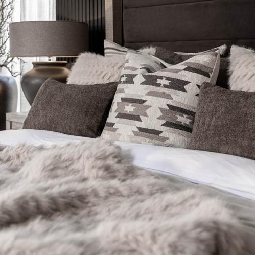 Pläd - Cavalese - Cream - Fuskpäls - 150 x 260 cm - www.frokenfraken.se