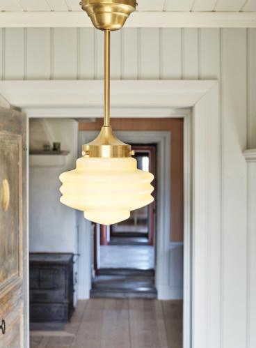Taklampa m. Stång - Valter - Mässing/Vit - Ø20 x H49 cm - www.frokenfraken.se