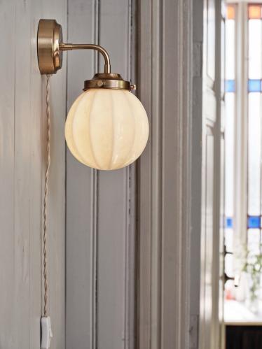 Vägglampa - Marit - Liten - Mässing, Beige - Ø16 x H29 x D21 cm - www.frokenfraken.se
