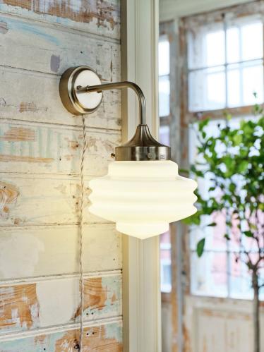 Vägglampa - Valter - Mässing/Vit - Ø20 x H31 x D28 cm - www.frokenfraken.se