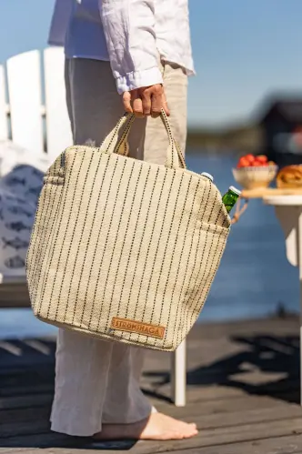 Kylväska - Natu/Svart - B25 x H34 x D18 cm - www.frokenfraken.se