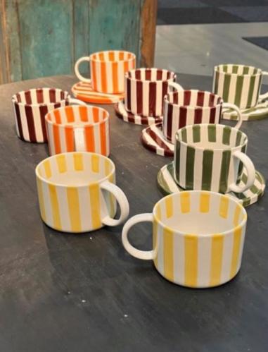 Kopp med fat - Randig - Grön - www.frokenfraken.se