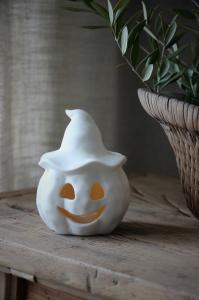 Ljuslykta - Pumpa med Hatt - Vit - 12 x 13 x 15 cm - www.frokenfraken.se