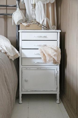 XXX_UTGÅTT_Byrå - Metall - Antique white - 70x40x40cm - www.frokenfraken.se