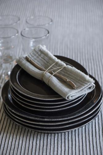 Bordsduk Vit med svarta ränder - 250 X 150 CM - www.frokenfraken.se