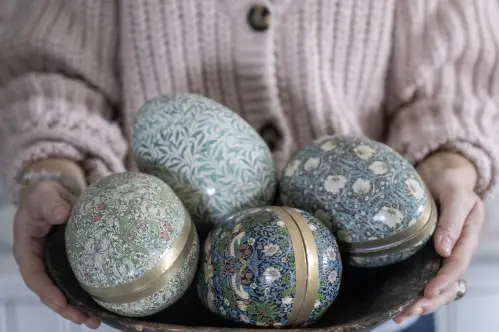Påskägg - Strawbery Thief Blå - William Morris - 15 cm - www.frokenfraken.se