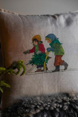 Kuddfodral - Barnen i Bullerbyn - Kapitel 2 - 41 x 41 cm - www.frokenfraken.se