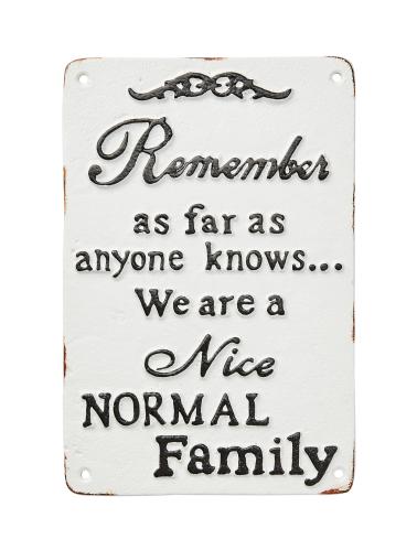NORMAL FAMILY - Skylt I Järn - 23 x 15 cm - www.frokenfraken.se