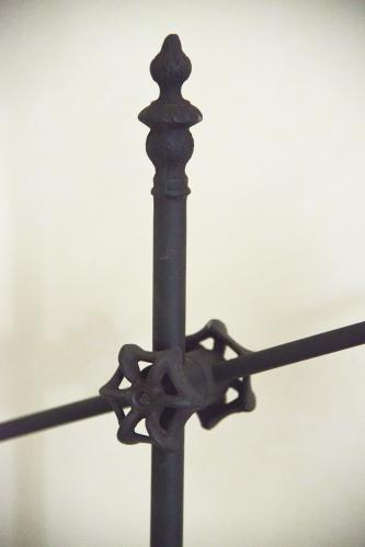 XXX_UTGÅTT_Bordslampa - Rustik lampa i svart metall - www.frokenfraken.se