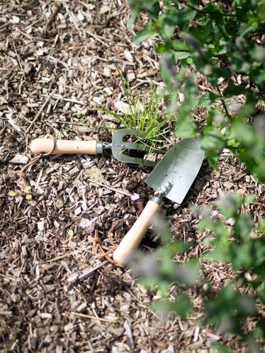 Trädgårdsredskap i fin förpackning - 31 cm - www.frokenfraken.se