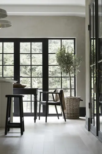 Stol - Karmstol - Svart - 59 x 52 x 73 cm - www.frokenfraken.se