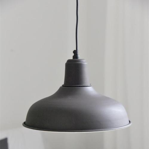 Taklampa - Metall - Matt Svart - 25 x Ø30 cm - www.frokenfraken.se