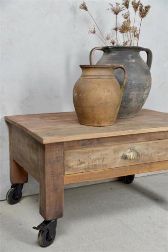 Soffbord - Återvunnet trä - På hjul & Med låda - 73 x 40 cm - www.frokenfraken.se