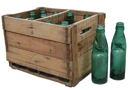 Trälåda med flaskor - Vintage - www.frokenfraken.se