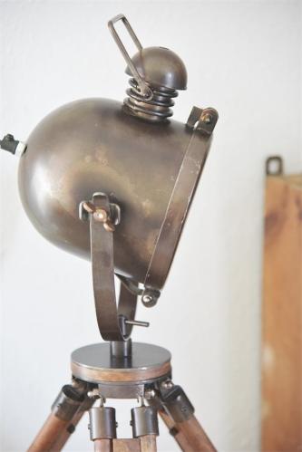 Golvlampa/Bordslampa - Studio lamp - Old wood look - 85 cm - www.frokenfraken.se