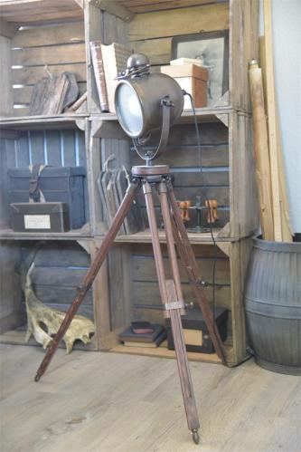 Golvlampa/Bordslampa - Studio lamp - Old wood look - 85 cm - www.frokenfraken.se
