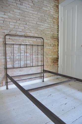 Säng - Järnsäng - Nostalgi - 140 cm - www.frokenfraken.se