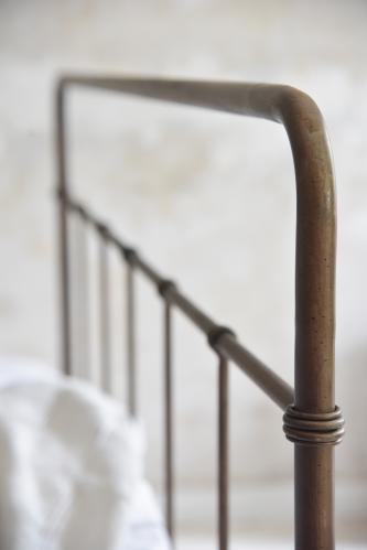 Säng - Järnsäng - Nostalgi - 140 cm - www.frokenfraken.se