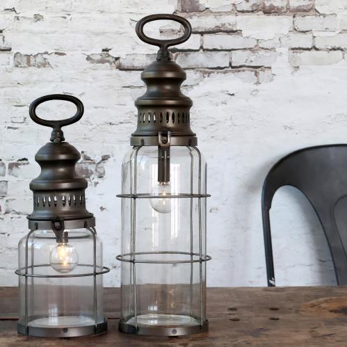 Fransk ladugårdslykta med glödlampa och timer - 42 x Ø12 cm - www.frokenfraken.se