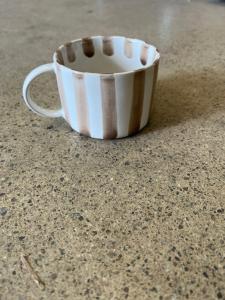 Kopp - Randig - Beige - www.frokenfraken.se