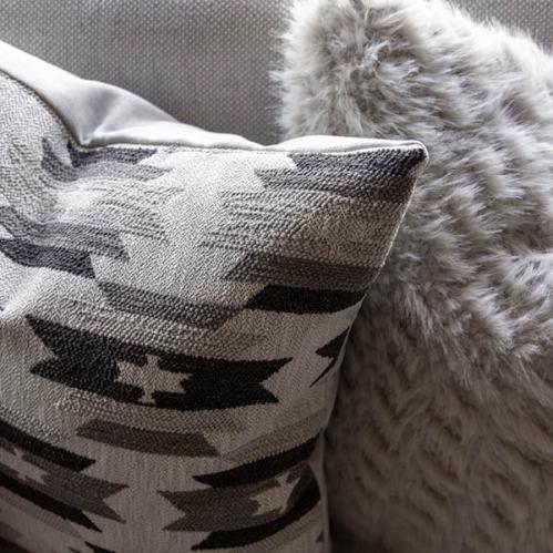 Kuddfodral - Cavalese - Cream - Fuskpäls - 50 x 50 cm - www.frokenfraken.se