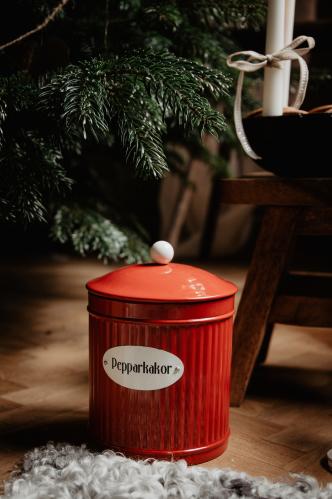 Plåtburk - Pepparkakor - Röd - Ø14,5 x 20 cm - www.frokenfraken.se