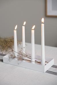 Bordsljusstake - SUND - 4 ljus magnet - Vit - 30 cm - www.frokenfraken.se
