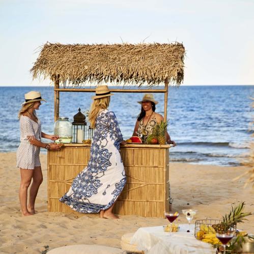 Bardisk i bambu med tak - Tiki - 170 x 235 cm - www.frokenfraken.se