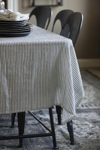 Bordsduk Vit med svarta ränder - 250 X 150 CM - www.frokenfraken.se