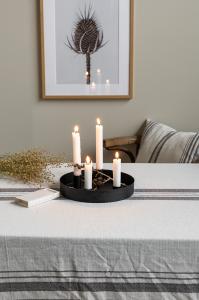 Bordsljusstake - SUND - 4 ljus magnet - Svart - Ø34 cm - www.frokenfraken.se