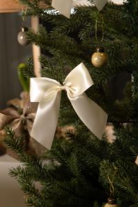 Hänge - Rosett - Satin - Creme - 1st - 10 x 12 cm - www.frokenfraken.se