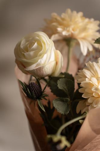Bukett - Stjärnflocka/Gerbera/Talinum/Tistel/Ros/Björnbärskvist - www.frokenfraken.se