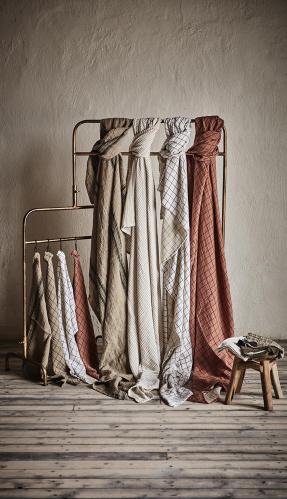 Bordsduk Randig - Natur/svart - 220 x 130 cm - www.frokenfraken.se
